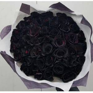 Букет 39 черных роз с оформлением R837